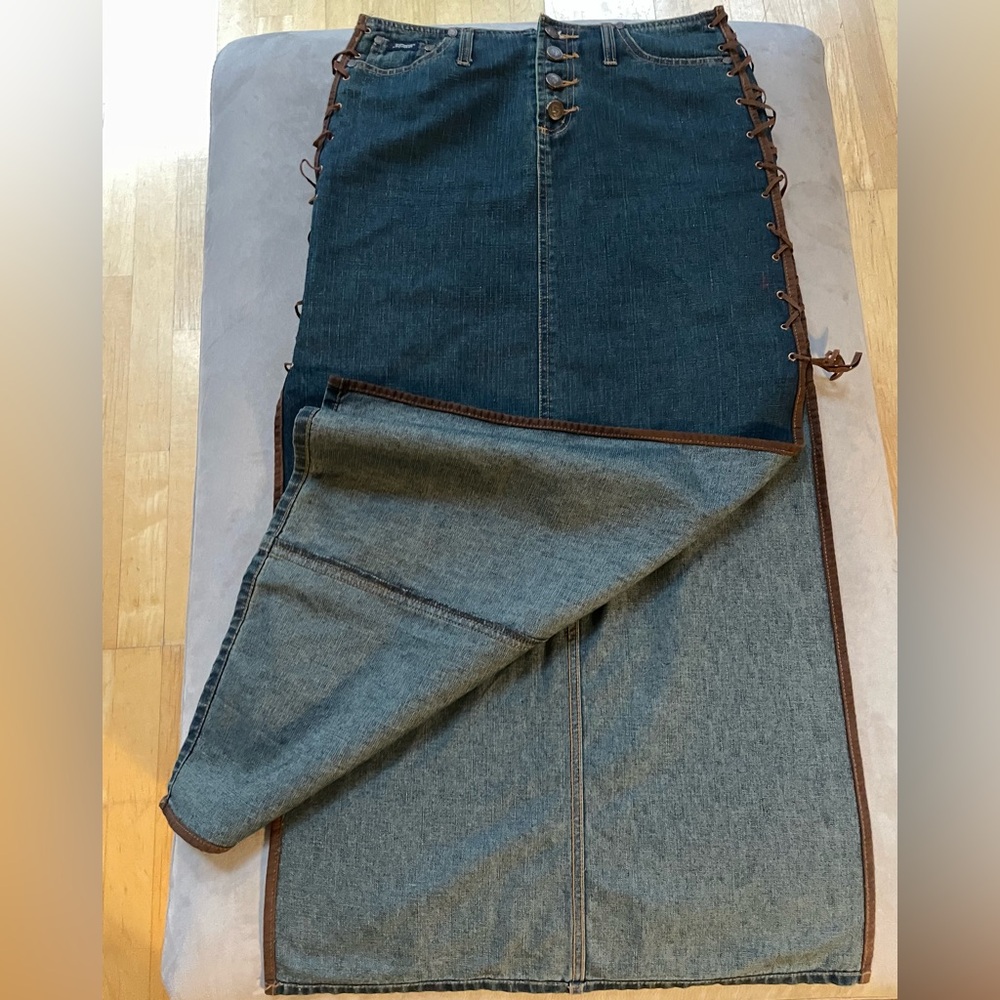 Vintage Squeeze by Stephen Hardy Lace-Up Denim Maxi Skirt – Size 3/4